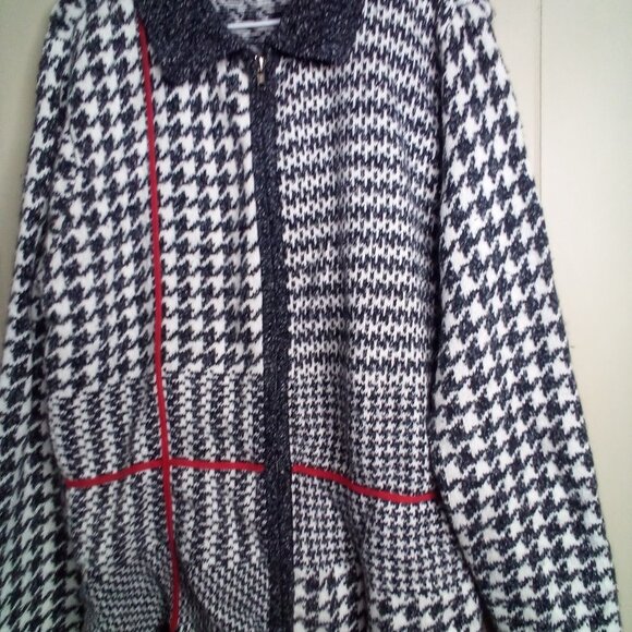 Tanjay  Sweater  Size Medium  Full Zip  Long Sleeve  Black White Red - Picture 8 of 13